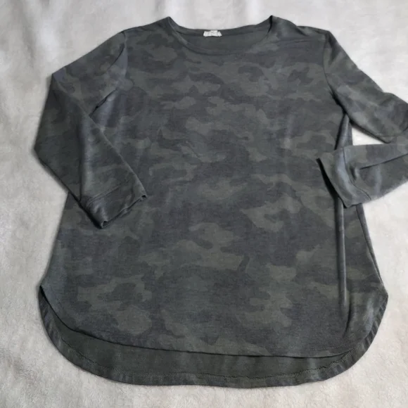James & Delancy Gray Camouflage Long Sleeve Top - Picture 6 of 6